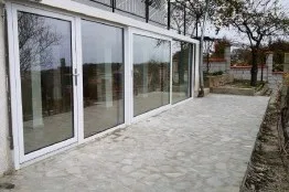 Bau- und Reparaturarbeiten sowie Terrassenbau eines Hauses in der Nähe von Varna