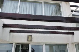 Konservierungs- und Reparaturarbeiten an einer Villa im Gebiet Albena