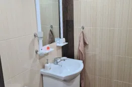 Reparaturarbeiten im Duschraum einer Wohnung in Varna