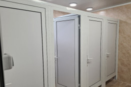 Изграждане на тоалетни в печатница във Варна