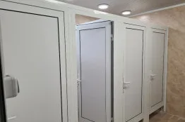 Изграждане на тоалетни в печатница във Варна