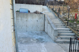Строителство на подпорни стени  вертикална планировка на имот в Балчик