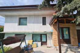 Installation of thermal insulation on a façade of a house near Varna