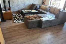 Verlegung von Laminatfußböden in Golden Sands