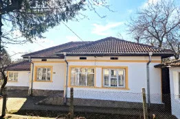 Bau- und Reparaturarbeiten an einem Haus in der Nähe von Dobrich und General Toshevo