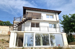Building, repair and landscaping works of a house in Varna