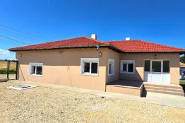Bau- und Reparaturarbeiten an einem Haus in Balchik, Golfplatz