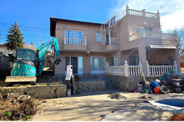 Building and repair works of a house in Balchik 