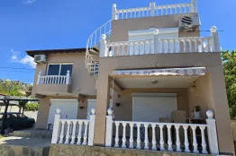 Bau- und Reparaturarbeiten an einem Haus in Balchik
