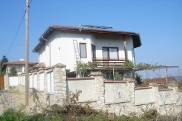 Building and repair works on a villa near Albena